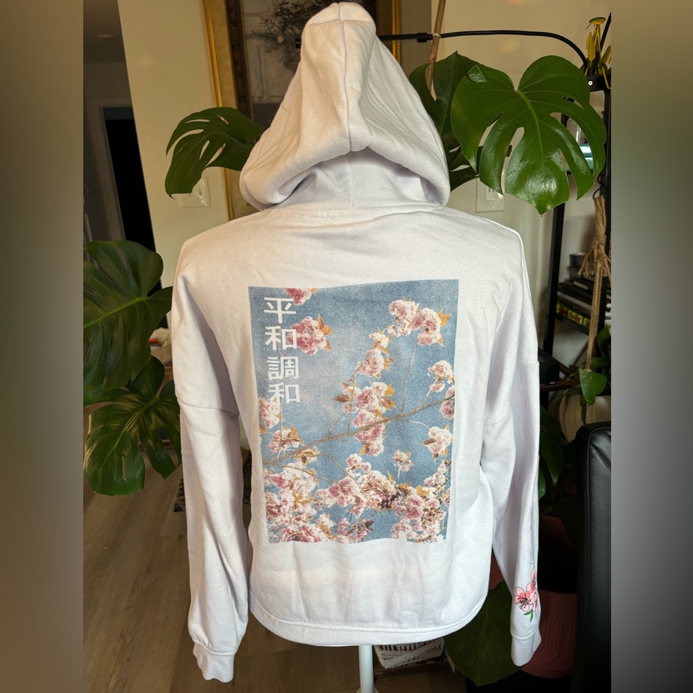 Beautiful Cherry Blossom White Sweatshirt - Picture 1 of 9
